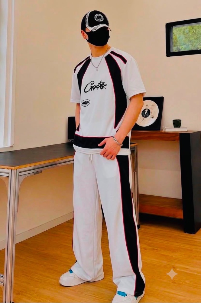 Ensemble t-shirt + pantalon large